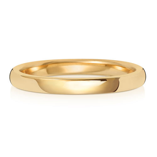 Soft Court Wedding Band 2mm in yellow gold, lying flat