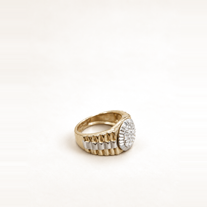 Side view of 9ct gold Presidential Style fluted CZ ring with plain two-tone shoulders on light ivory