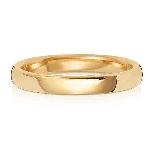 Soft Court Wedding Band 2.5mm in yellow gold, lying flat