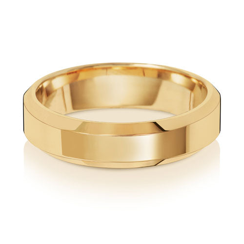 Bevelled Edge Wedding Band 5mm in yellow gold, lying flat